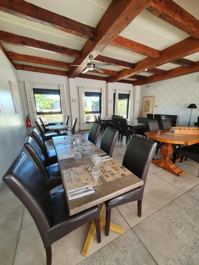 Auberge De La Tour -Appartements- Valros Exteriér fotografie