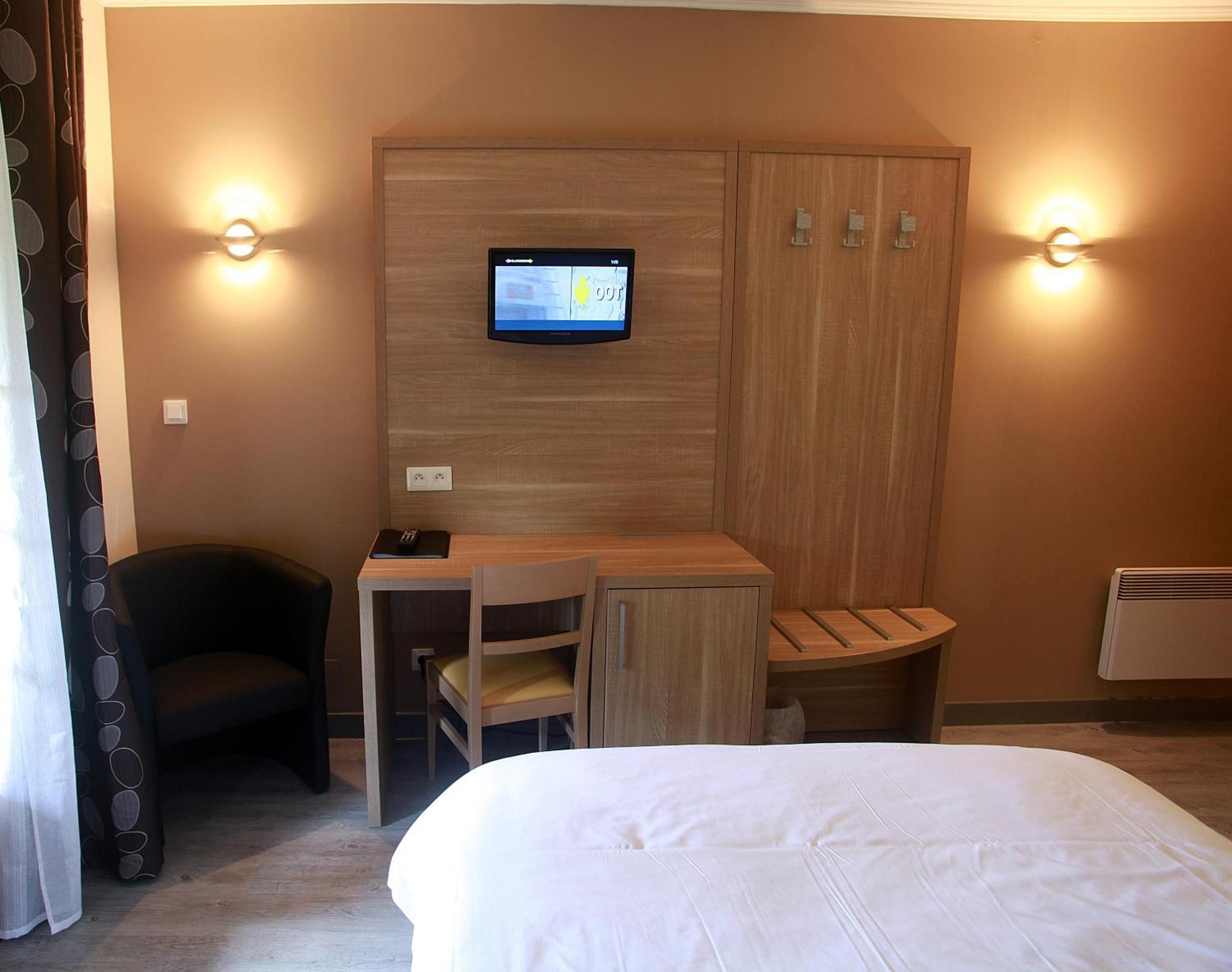 Auberge De La Tour -Appartements- Valros Pokoj fotografie